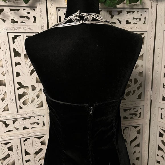 ZUM ZUM VINTAGE SPECTACULAR BOLD BLACK VELVET WITH SILVER BUST FORMAL DRESS GOWN - Picture 7 of 10